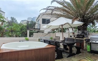 2 Bedroom Apartment in Tableview