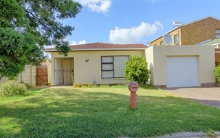 4 Bedroom House in Joubert Park