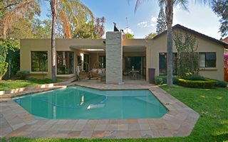 4 Bedroom House in Fourways Gardens