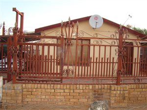 3 Bed House in Blomanda