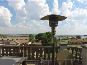5 Bed House in Bronkhorstbaai