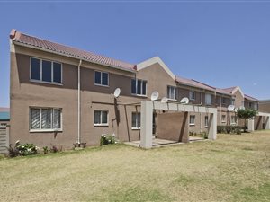 3 Bed Apartment in Bramley View