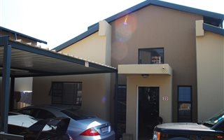 3 Bedroom Duplex in Amorosa