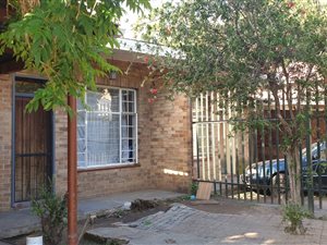 6 Bed House in Turffontein