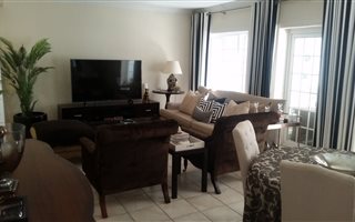 4 Bedroom Cluster in Melrose