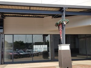 354.450012207031 m² Retail Space in Greenstone Hill