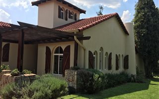 4 Bedroom House in Clubville