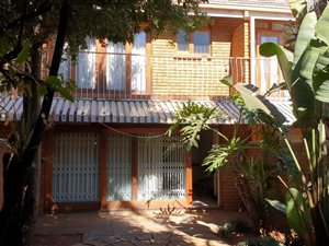 3 Bed Apartment in Arcadia