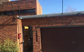 2 Bedroom House in Kensington