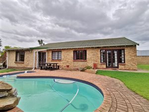 4 Bed House in Lorraine