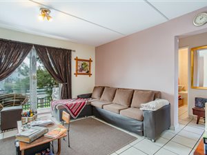 2 Bed Apartment in Vredekloof East