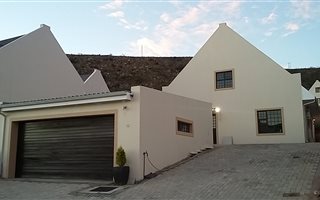 3 Bedroom House in Island View
