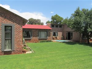 4.3 ha Smallholding in Bainsvlei