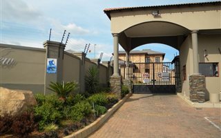 470 m² Land available in Strubens Valley