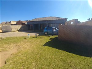 3 Bed House in Rabie Ridge