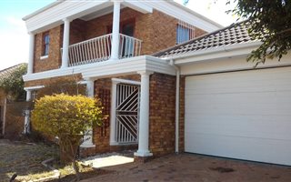 5 Bedroom House in Kleinbosch