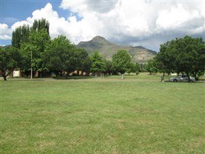 748 m² Land available in Clarens