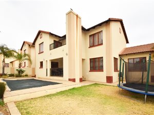 4 Bed Cluster in Noordwyk