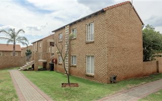 2 Bedroom House in Moreleta Park