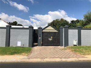 150 m² Commercial space in Wendywood