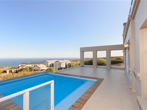 5 Bedroom House in Pezula Golf Estate