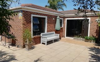 2 Bedroom House in Sonstraal East