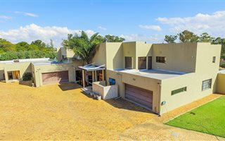 9 Bedroom House in Pomona