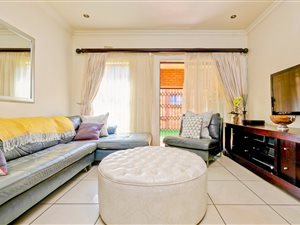 2 Bed Apartment in Wilgeheuwel