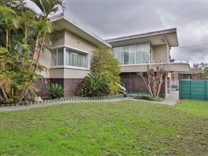 5 Bed House in Boston