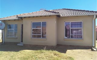 3 Bedroom House in Lakeside