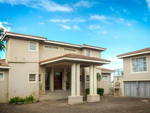 8 Bed House in Southbroom