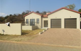3 Bedroom House in Kameeldrift East
