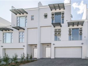 4 Bed Cluster in Bryanston
