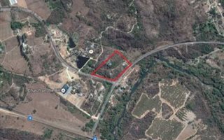 3.9 ha Land available in Kamagugu