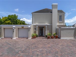 3 Bed House in Constantia
