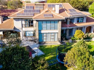 4 Bed House in Lynnwood Glen