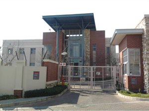 686 m² Office Space in Fourways