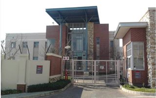 686 m² Office Space in Fourways