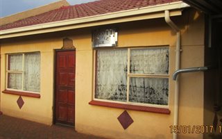 3 Bedroom House in Dobsonville
