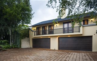 4 Bedroom House in Waterkloof