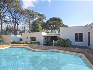 4 Bed House in Brandwacht