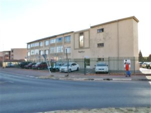 1 Bed Apartment in Witpoortjie