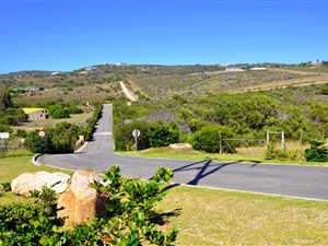 1747 m² Land available in Num Num Estate