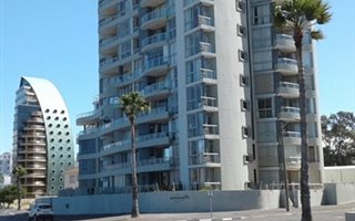 1 Bedroom Apartment in Strand Central