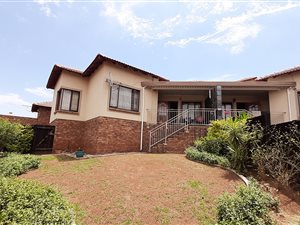 3 Bed Townhouse in Mondeor