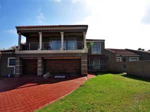 4 Bedroom House in Falcon Ridge