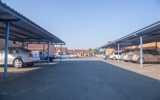 2 Bedroom House in Veld En Vlei