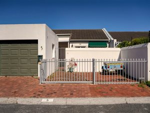 2 Bed House in Fish Hoek
