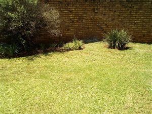 2 Bed Townhouse in Vanderbijlpark CE1