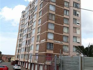 2 Bed Apartment in Montclair